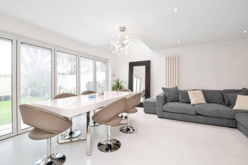 Home In Southsea With Hot Tub, Close To The Sea Portsmouth Exteriér fotografie