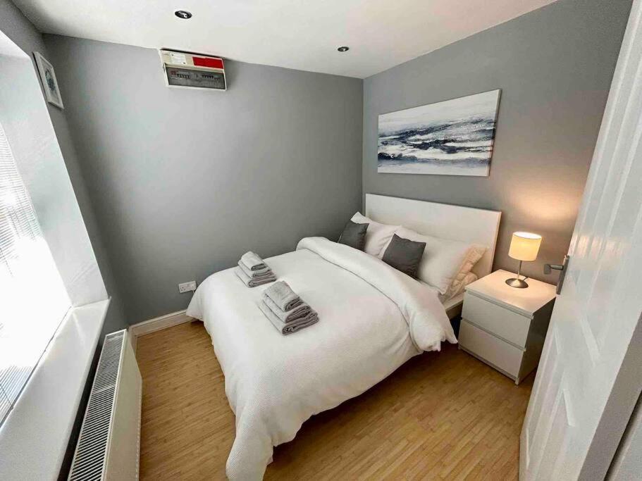 Home In Southsea With Hot Tub, Close To The Sea Portsmouth Exteriér fotografie