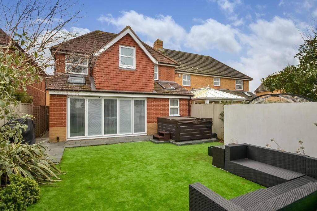 Home In Southsea With Hot Tub, Close To The Sea Portsmouth Exteriér fotografie